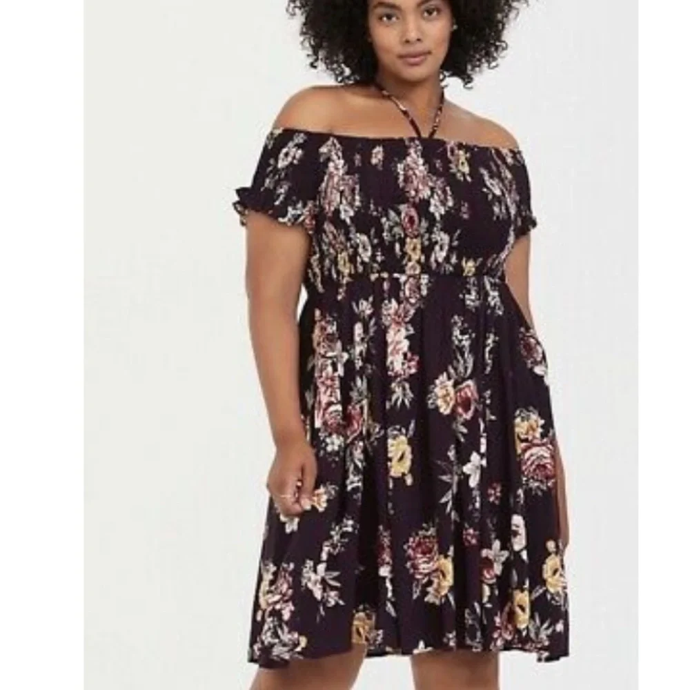 Torrid Halter Smocked Floral Dress Size 4X - Picture 2 of 12